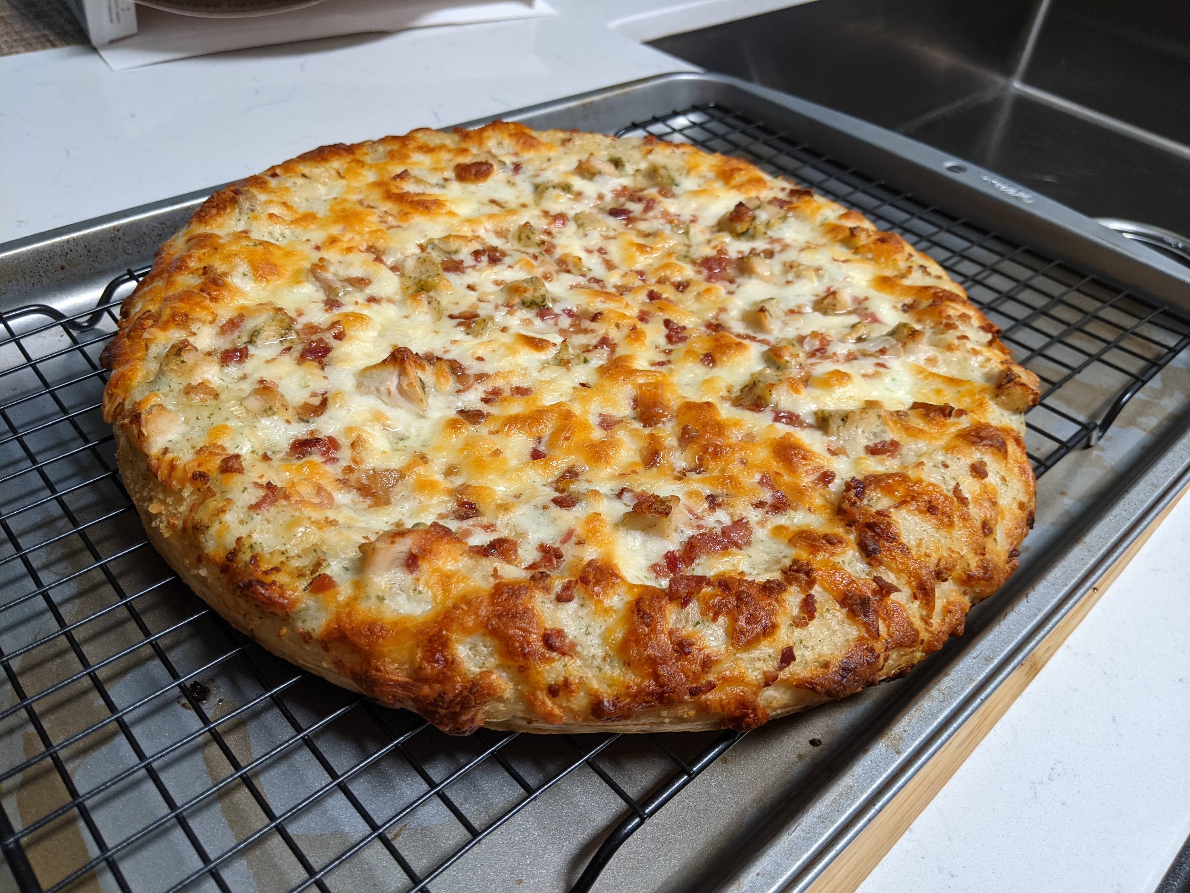 walmart-pizza-sams-choice-rising-crust-chicken-bacon-ranch-sauce-7