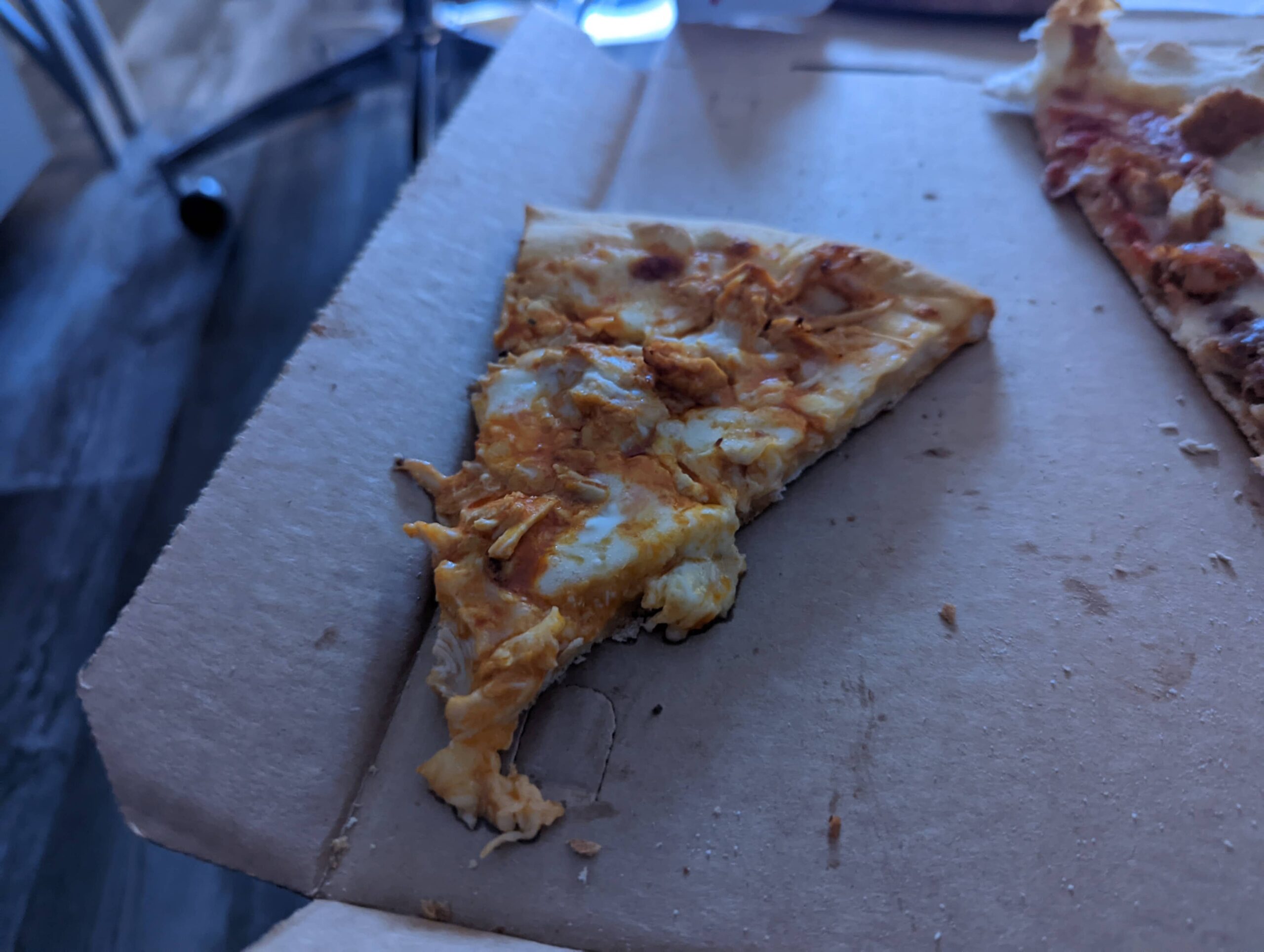 8-benis-pizza-small-buffalo-chicken-pizza-slice